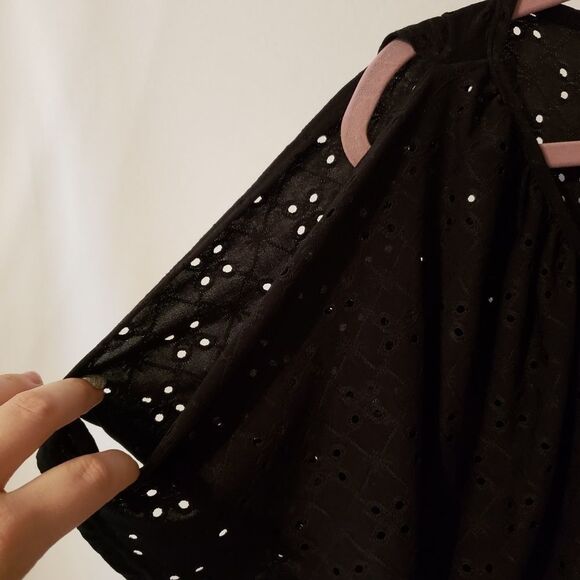 Misia Large Soft fitted bottom blouse - Picture 2 of 5